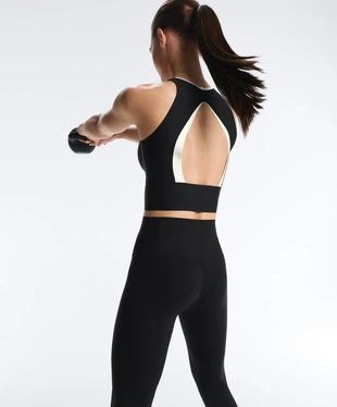 Майка Perfect-adapt с контрастными деталями- Заказать в России