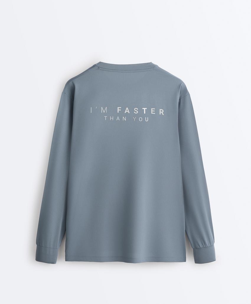 Лонгслив из высокотехнологичной ткани с надписью