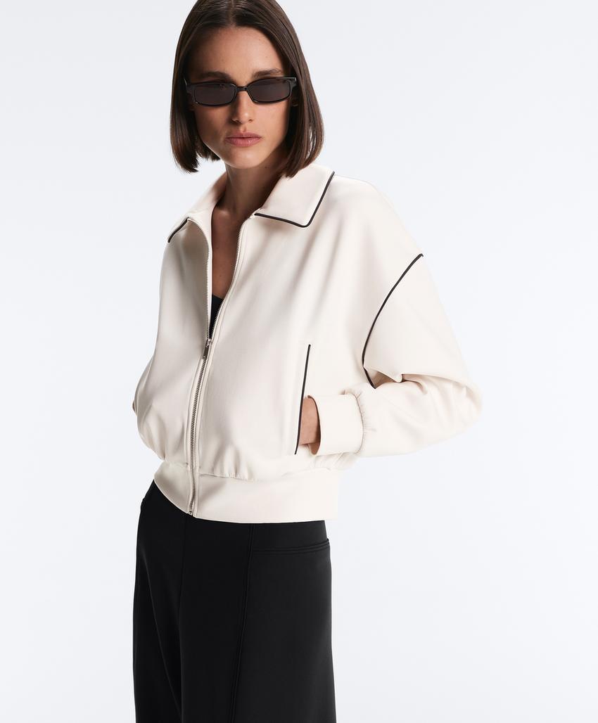 Куртка с отделкой под неопрен