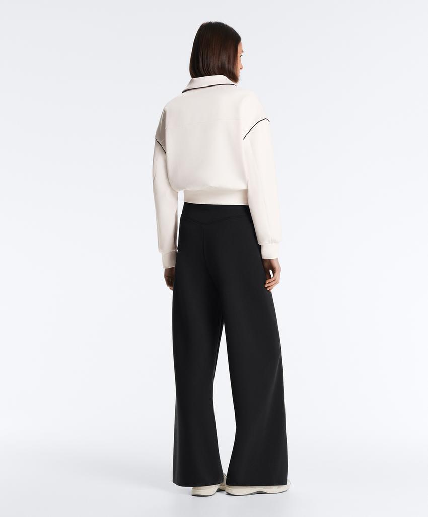 Куртка с отделкой под неопрен