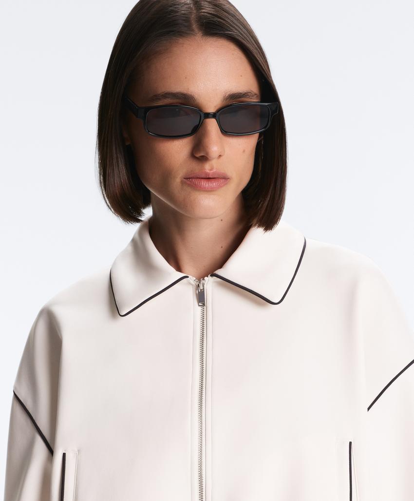 Куртка с отделкой под неопрен