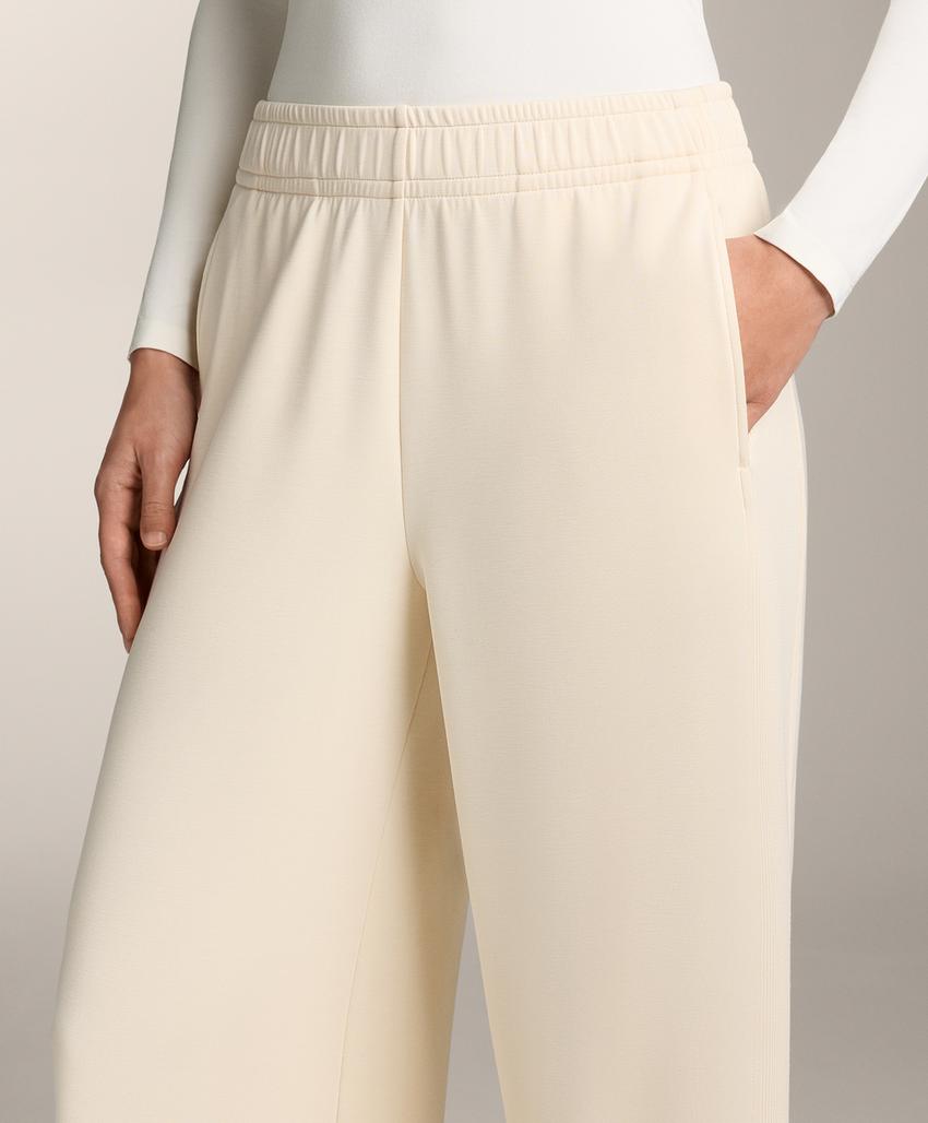 Прямые брюки в рубчик с модалом и мягкой на ощупь тканью