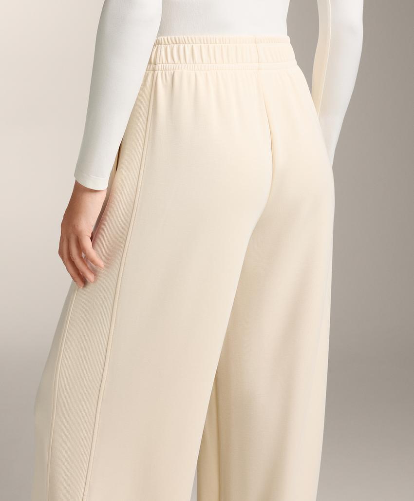 Прямые брюки в рубчик с модалом и мягкой на ощупь тканью