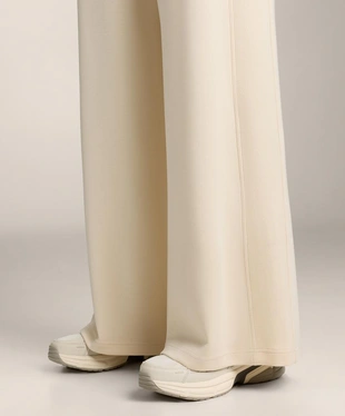 Прямые брюки в рубчик с модалом и мягкой на ощупь тканью- Заказать в России