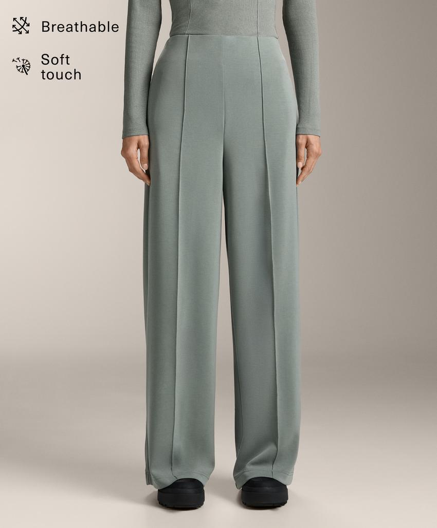 Брюки прямого покроя из мягкого модала с складкой