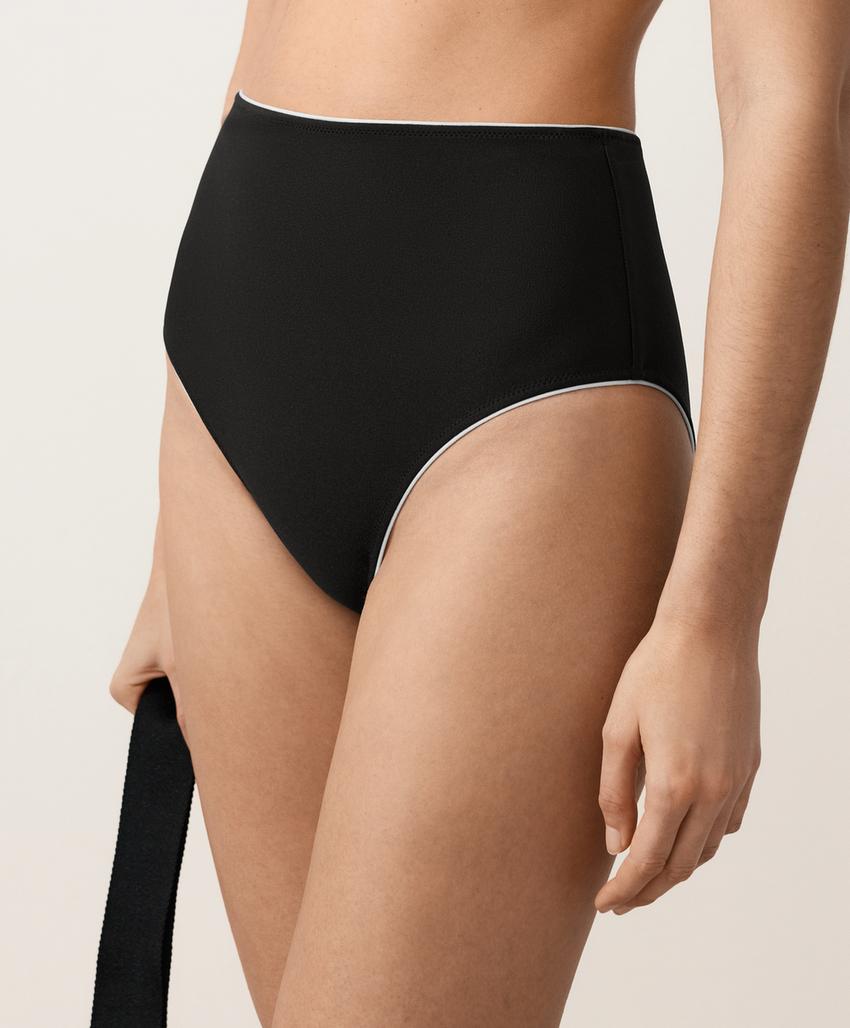 Классические высокие плавки бикини с Piping