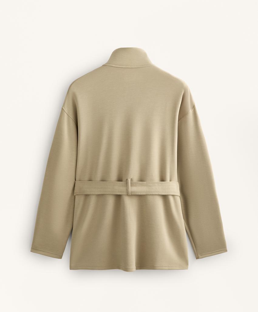 Длинная куртка с поясом из мягкой ткани с модалом