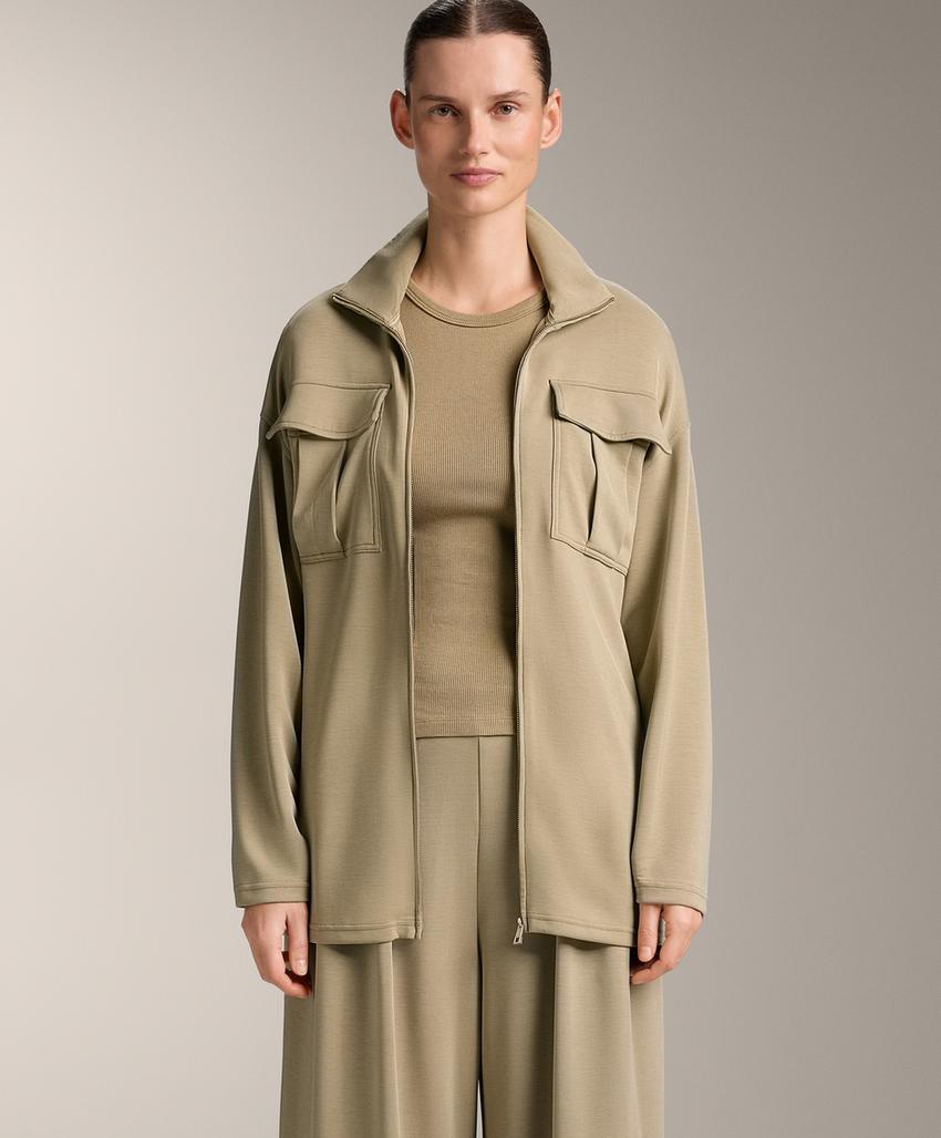 Длинная куртка с поясом из мягкой ткани с модалом