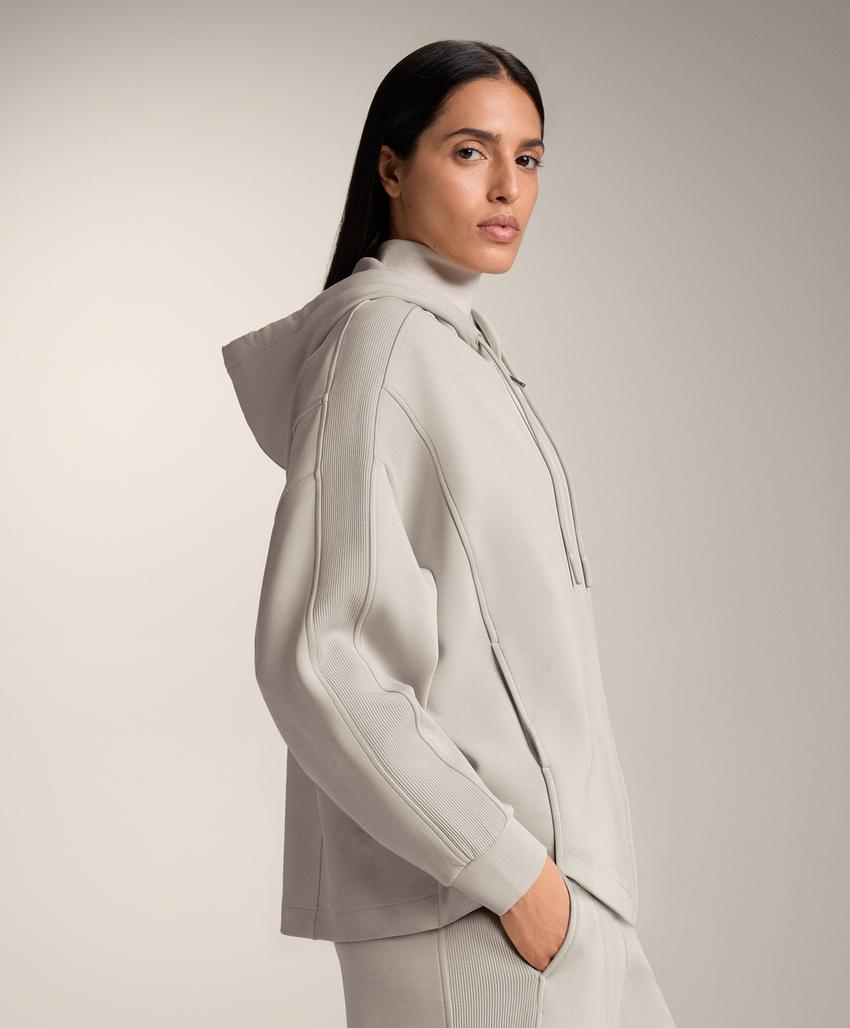 Длинный плащ с капюшоном с ребристыми деталями и из мягкой модальной ткани