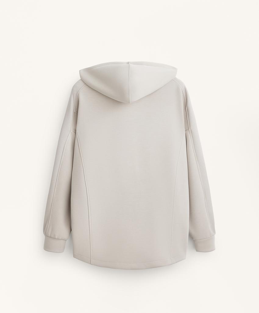 Длинный плащ с капюшоном с ребристыми деталями и из мягкой модальной ткани