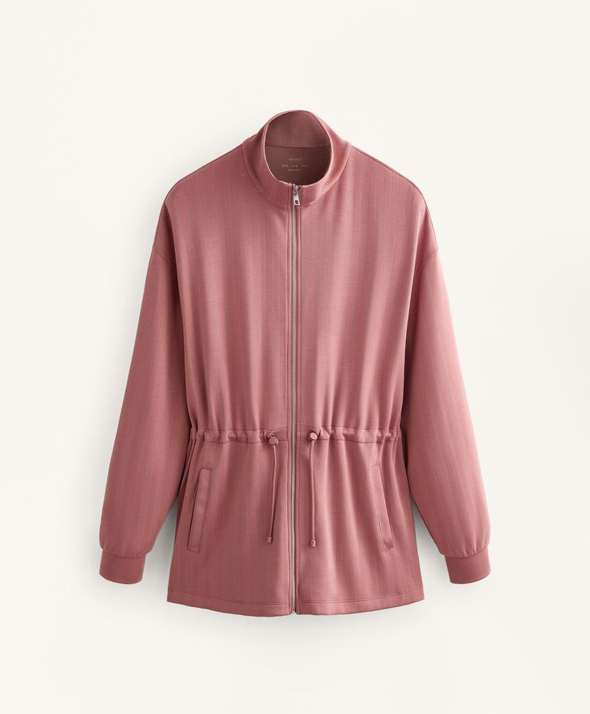 Длинная куртка с регулируемым поясом в полоску