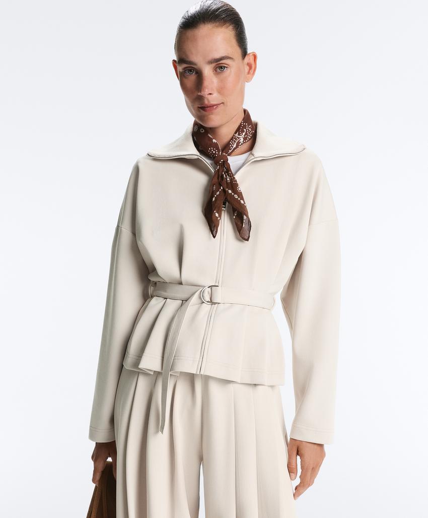 Куртка пике с поясом и складками, с хлопком