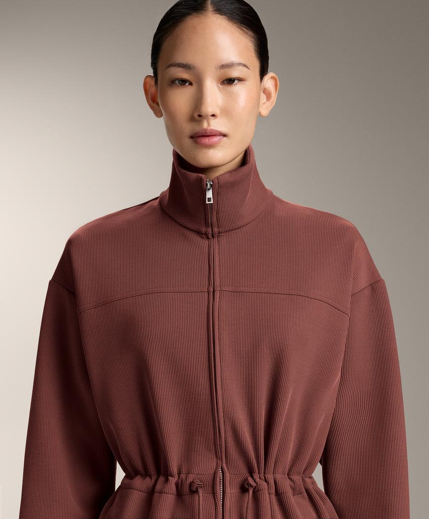 Длинная куртка с регулируемой талией