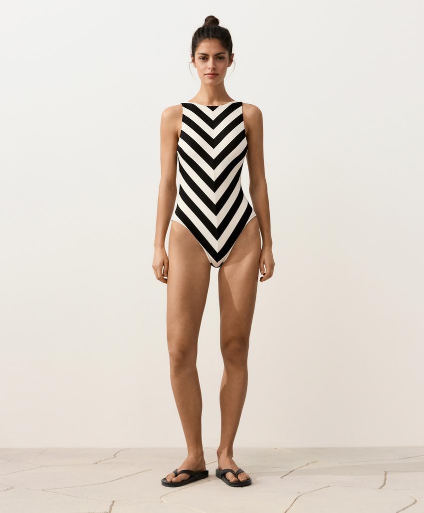 Купальник халтер в диагональную полоску