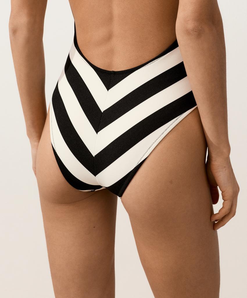 Купальник халтер в диагональную полоску