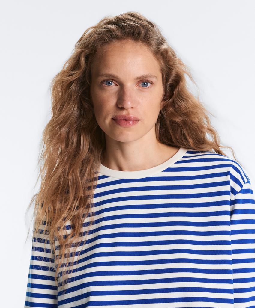 Футболка Boxy в полоску из 100%-го хлопка с длинными рукавами