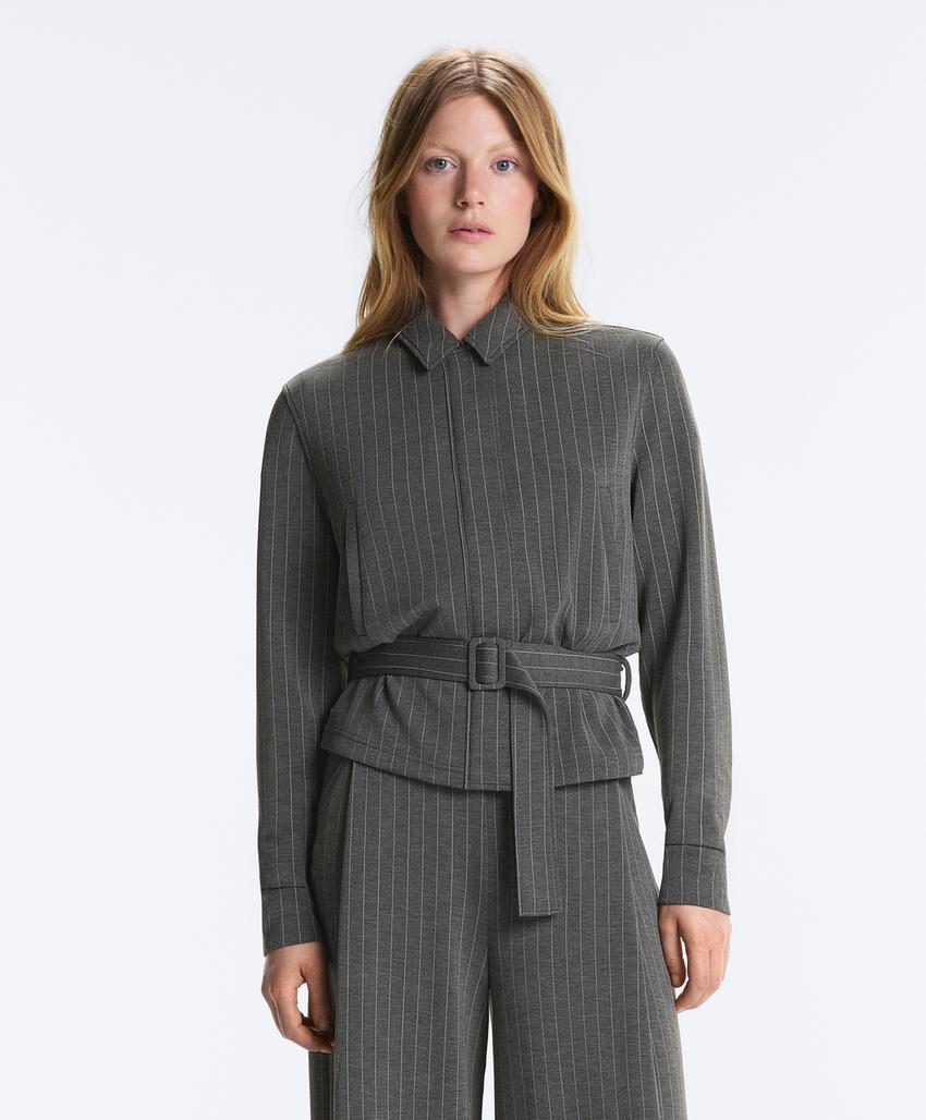 Куртка с ремнем из мягкой ткани с модалом