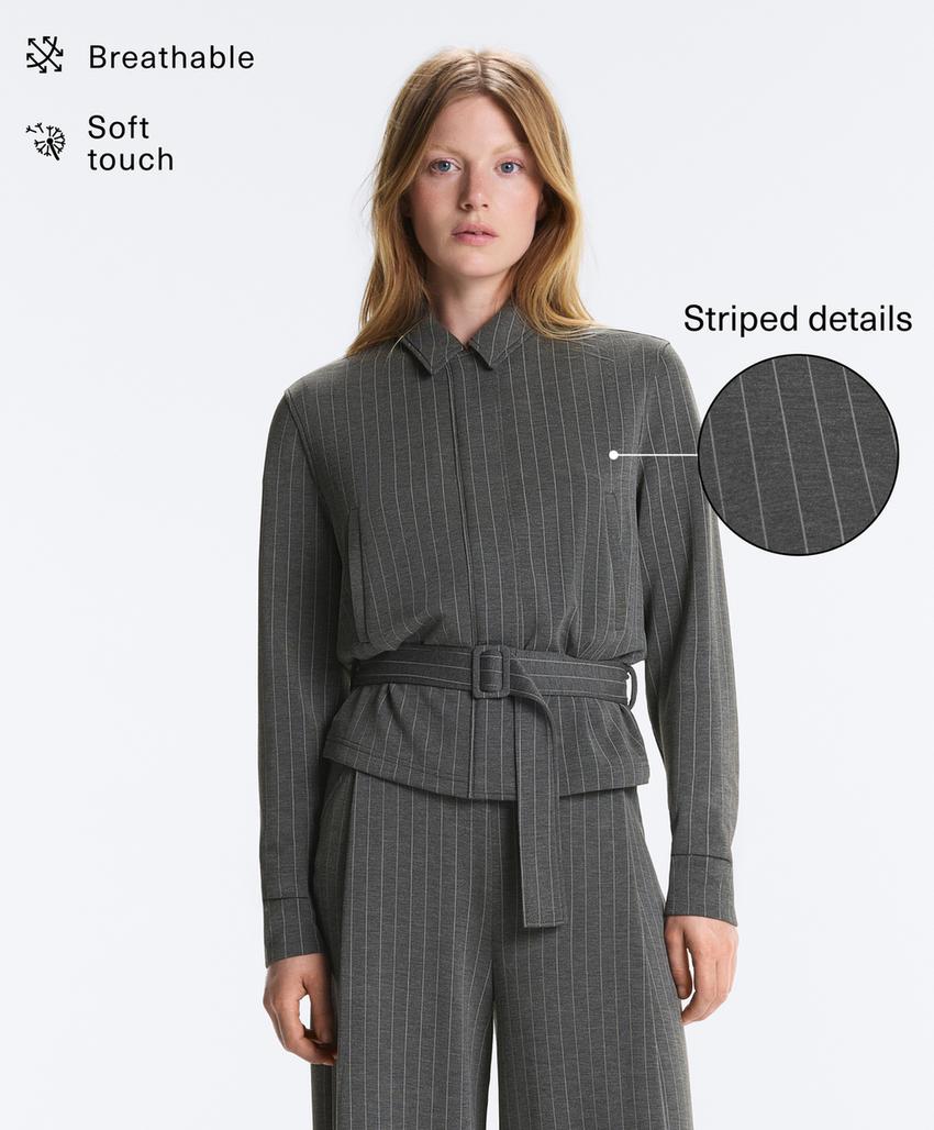 Куртка с ремнем из мягкой ткани с модалом