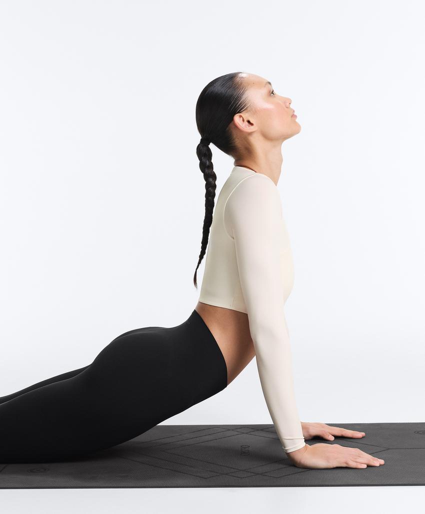 Лонгслив Light Touch