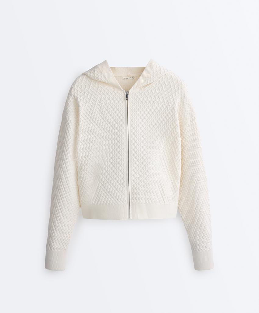 Вязаная куртка с капюшоном