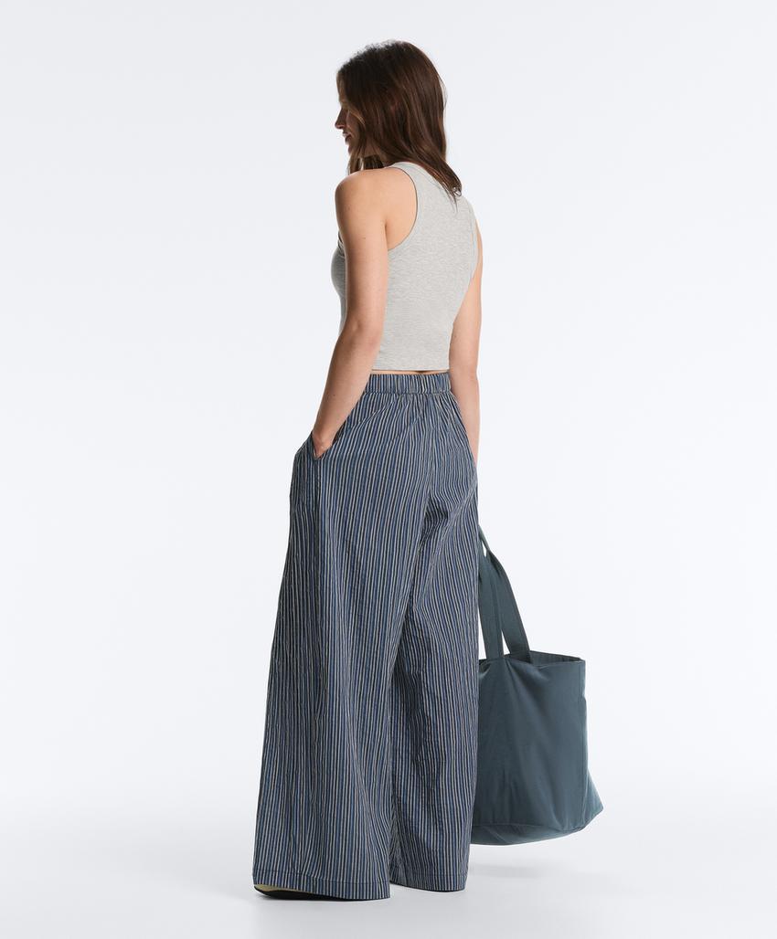 Удлиненный топ-майка в рубчик из смесового модала