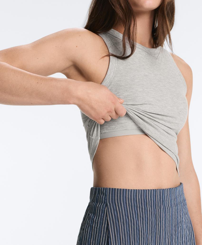 Удлиненный топ-майка в рубчик из смесового модала