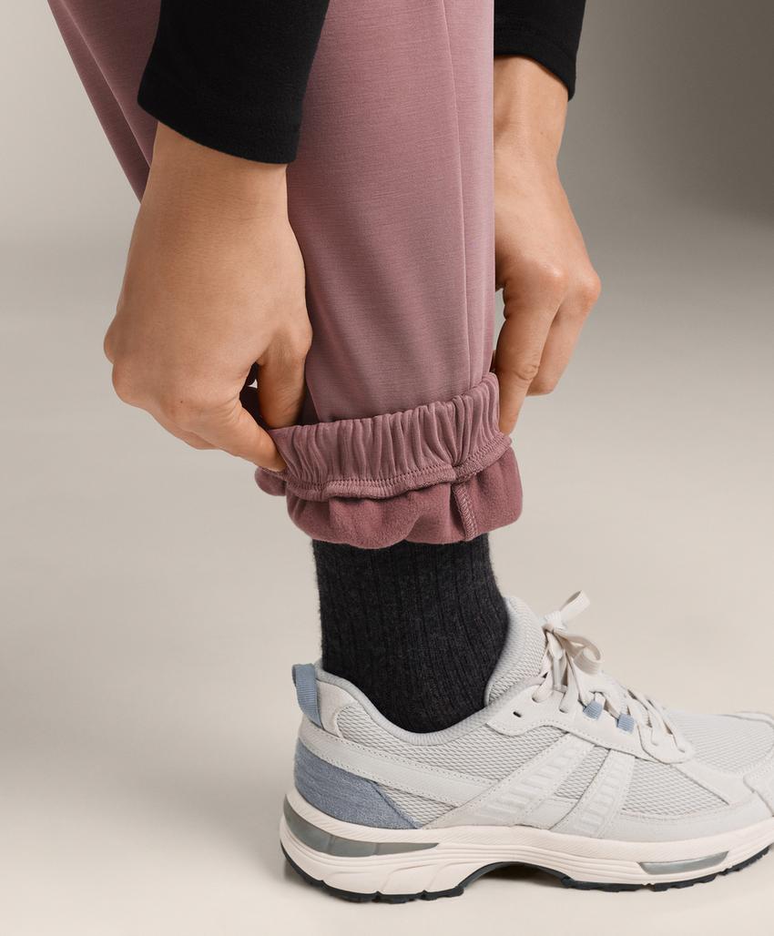 Брюки-джоггеры с начесом из ткани с модалом