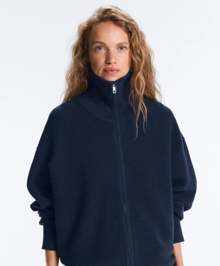 Вязаная куртка с высоким воротником- Заказать в России