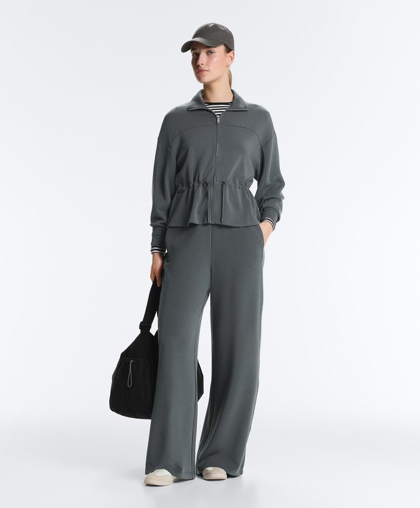 Прямые брюки в рубчик с модалом и мягкой на ощупь тканью