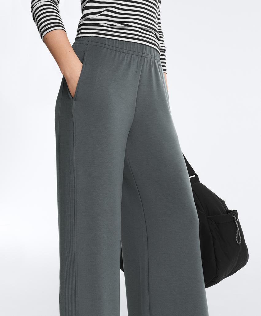 Прямые брюки в рубчик с модалом и мягкой на ощупь тканью