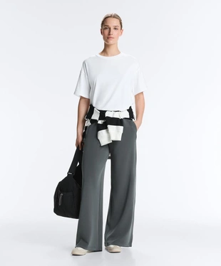 Прямые брюки в рубчик с модалом и мягкой на ощупь тканью- Заказать в России