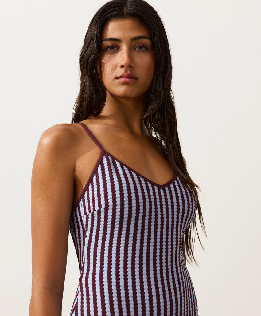 Купальник из рельефной ткани в полоску