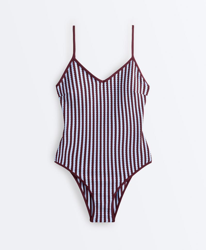 Купальник из рельефной ткани в полоску