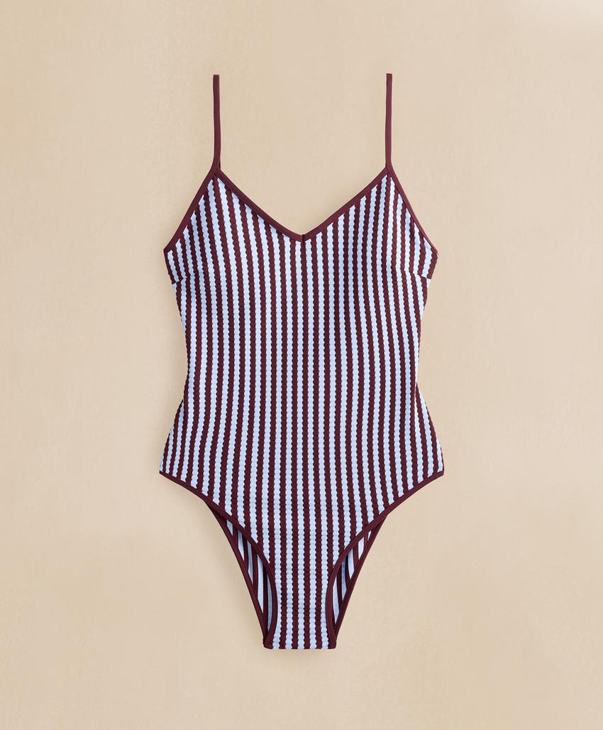 Купальник из рельефной ткани в полоску