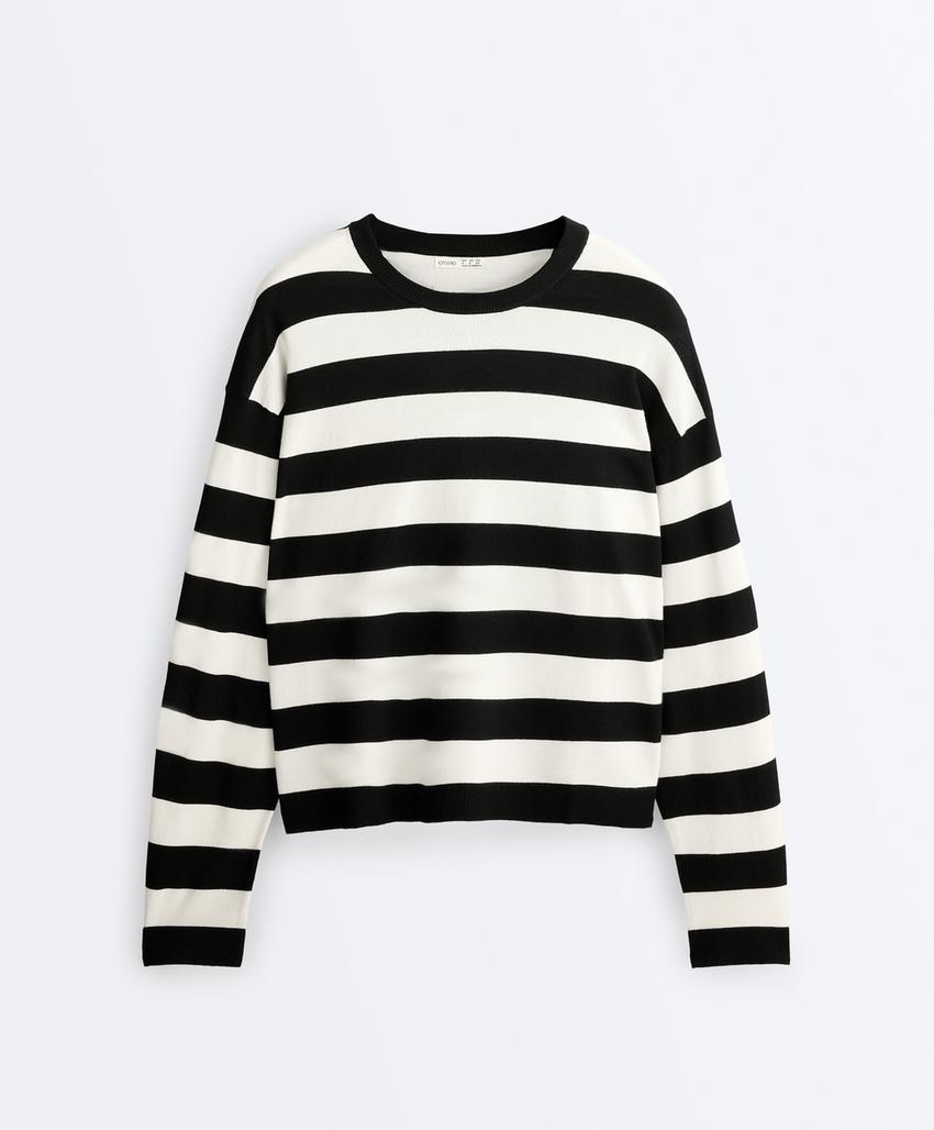 Вязаный свитер в полоску