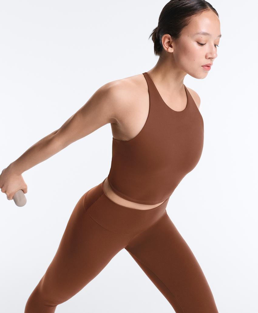 Топ Comfortlux с бретелями и чашками