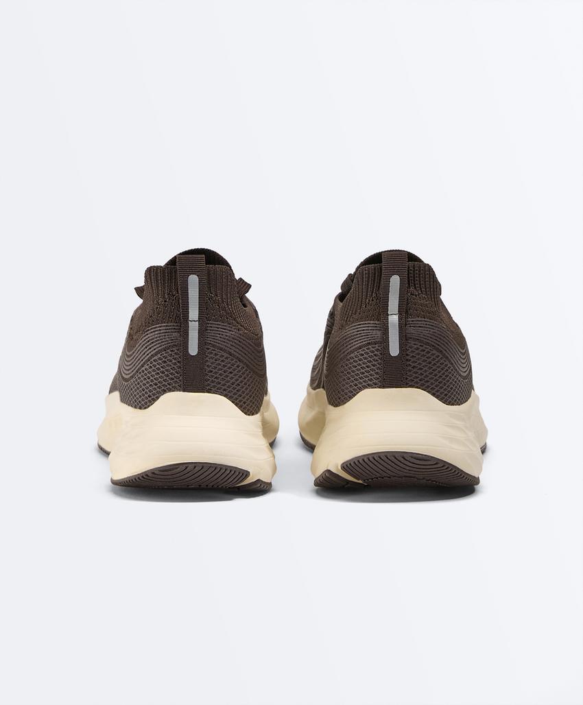 Универсальные кроссовки для повседневной носки и прогулок