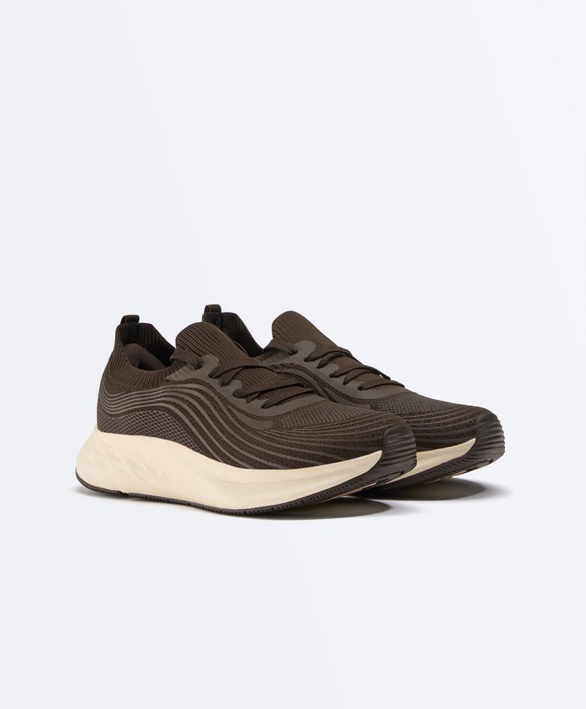 Универсальные кроссовки для повседневной носки и прогулок