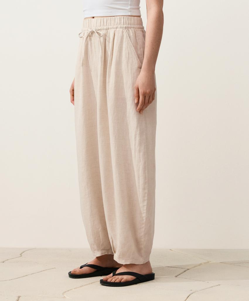 Брюки-бананы со складками из 100%-го льна