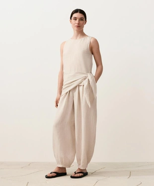 Брюки-бананы со складками из 100%-го льна- Заказать в России