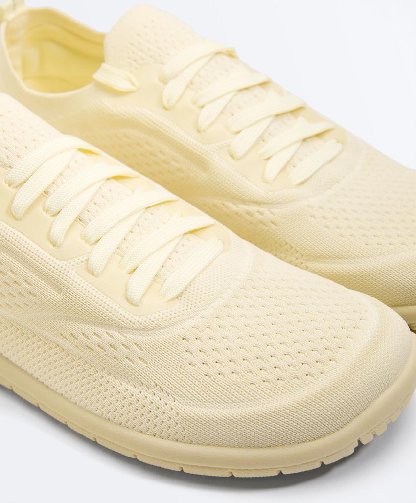 Универсальные кроссовки для спорта с эффектом босых ног