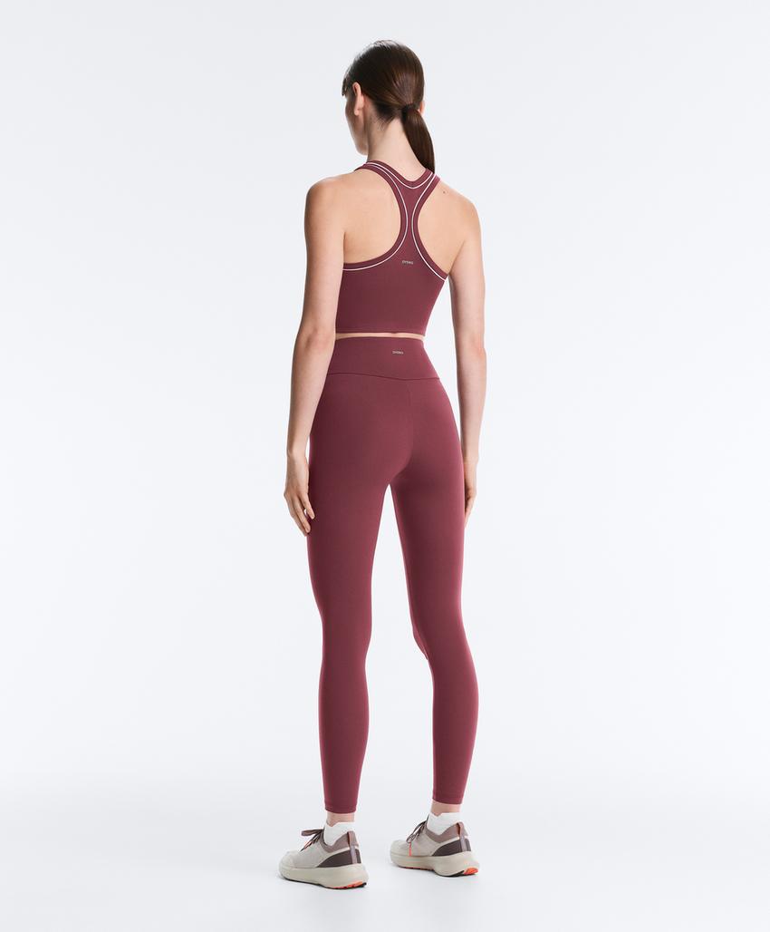 Топ Comfortlux с вырезом халтер