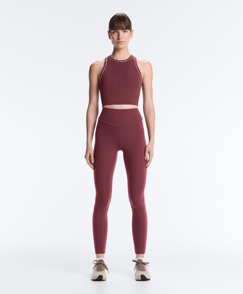 Топ Comfortlux с вырезом халтер