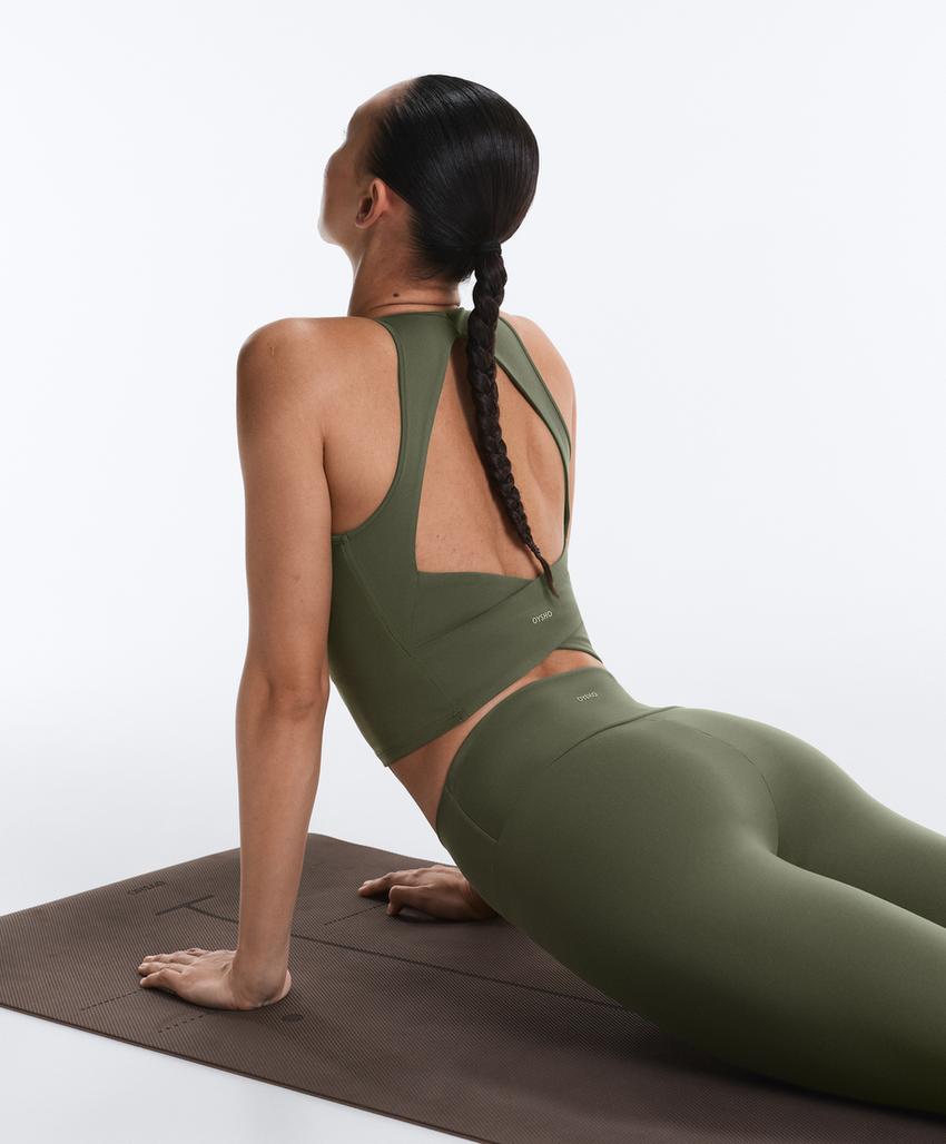 Топ-майка Comfortlux с открытой спинкой