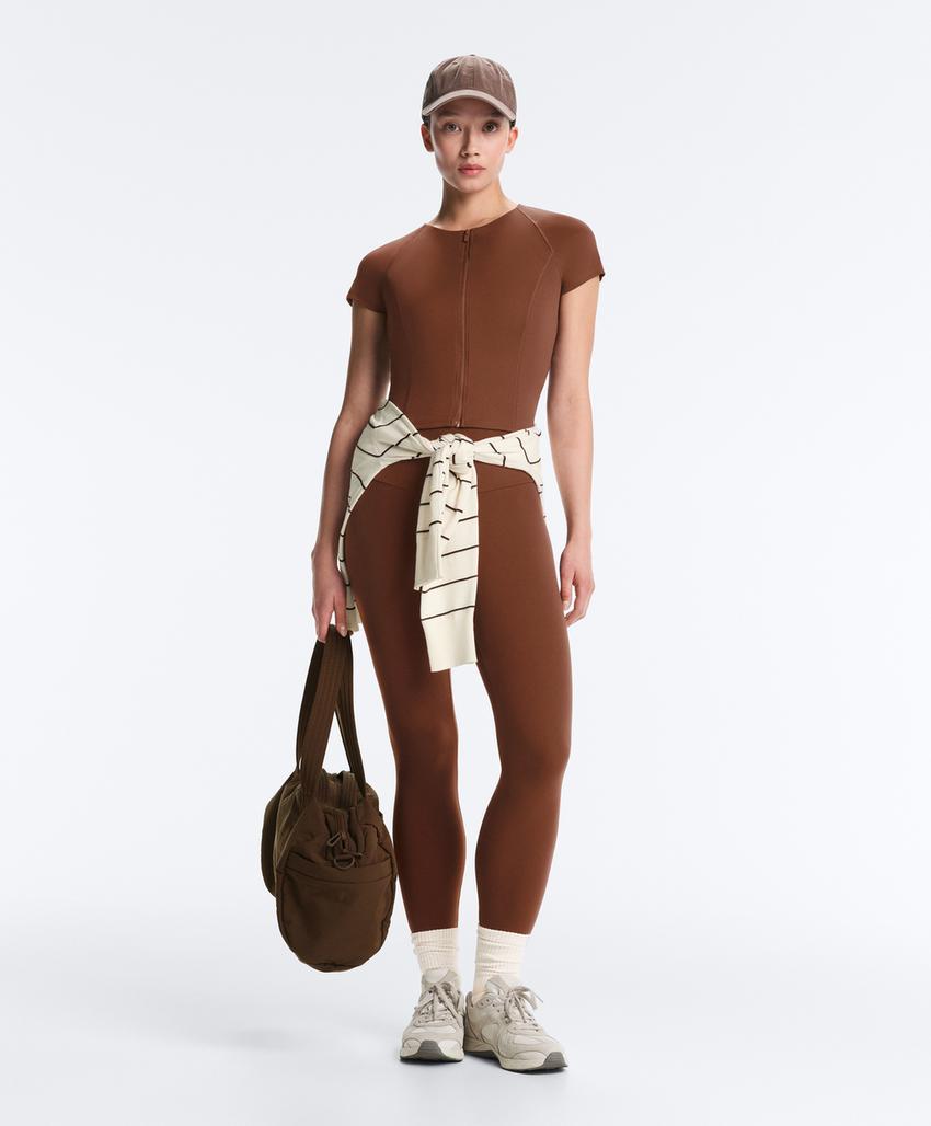 Футболка на молнии с короткими рукавами