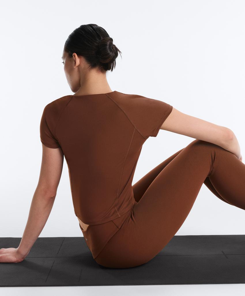 Футболка на молнии с короткими рукавами