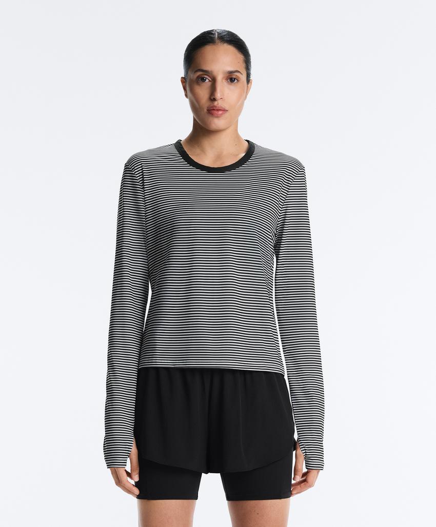 Лонгслив в полоску из высокотехнологичной ткани