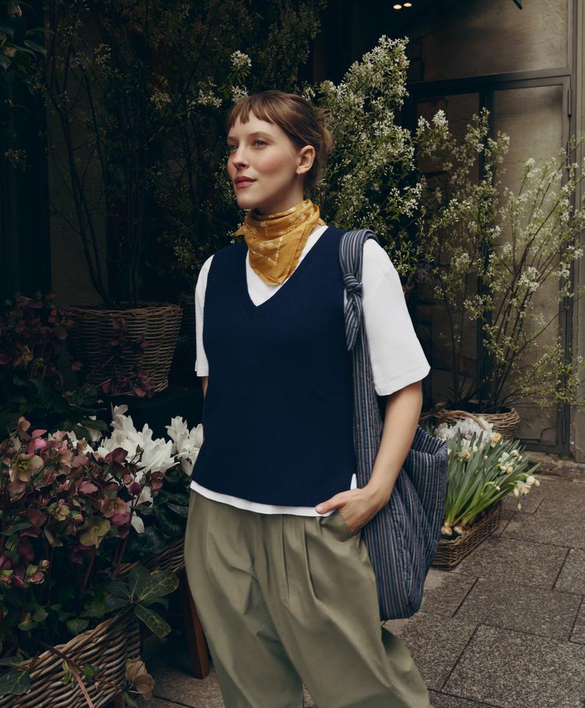 Вязаный жилет с V-образным вырезом