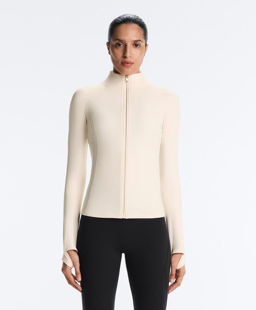 Легкая и теплая высокотехнологичная куртка с отстрочкой