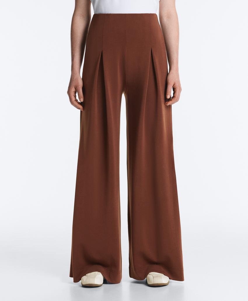 Длинные брюки со складками из мягкой ткани с модалом